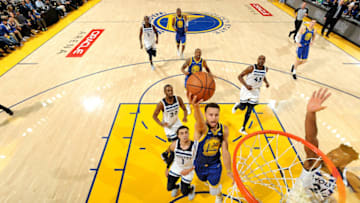 OAKLAND, CA - NOVEMBER 2: Stephen Curry #30 of the Golden State Warriors shoots the ball against the Minnesota Timberwolves on November 2, 2018 at ORACLE Arena in Oakland, California. NOTE TO USER: User expressly acknowledges and agrees that, by downloading and or using this photograph, User is consenting to the terms and conditions of the Getty Images License Agreement. Mandatory Copyright Notice: Copyright 2018 NBAE (Photo by Noah Graham/NBAE via Getty Images)