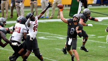 PITTSBURGH, PA - SEPTEMBER 26: Kenny Pickett #8 of the Pittsburgh Panthers in action during the game against the Louisville Cardinals at Heinz Field on September 26, 2020 in Pittsburgh, Pennsylvania. (Photo by Justin Berl/Getty Images)