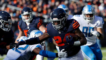 CHICAGO, IL - NOVEMBER 19: Jordan Howard #24 of the Chicago Bears carries the football in the second quarter against the Detroit Lions at Soldier Field on November 19, 2017 in Chicago, Illinois. (Photo by Joe Robbins/Getty Images)