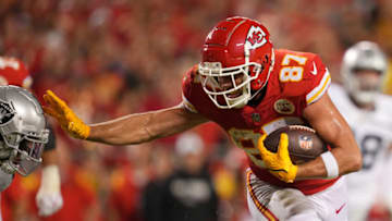 Kansas City Chiefs tight end Travis Kelce scores a touchdown against Las Vegas Raiders. USA Today.