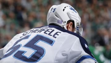 DALLAS, TX - NOVEMBER 6: Mark Scheifele