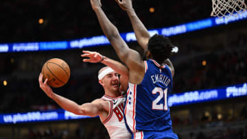 Alex Caruso, Joel Embiid, Chicago Bulls (Photo by Jamie Sabau/Getty Images)