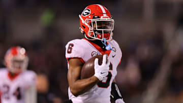 STARKVILLE, MISSISSIPPI - NOVEMBER 12: Kenny McIntosh #6 of the Georgia Bulldogs in action against the Mississippi State Bulldogs during a game at Davis Wade Stadium on November 12, 2022 in Starkville, Mississippi. (Photo by Jonathan Bachman/Getty Images)
