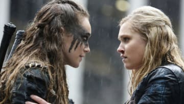 The 100 -- "Perverse Instantiation - Part Two" -- Image HU316a_0025 -- Pictured (L-R): Alycia Debnam-Carey as Lexa and Eliza Taylor as Clarke -- Credit: Bettina Strauss/The CW -- © 2016 The CW Network, LLC. All Rights Reserved