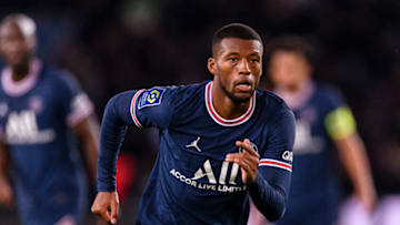 PARIS, FRANCE - OCTOBER 29: Georginio Wijnaldum of Paris Saint Germain runs in the field during the Ligue 1 Uber Eats match between Paris Saint Germain and Lille OSC at Parc des Princes on October 29, 2021 in Paris, France. (Photo by Marcio Machado/Eurasia Sport Images/Getty Images)