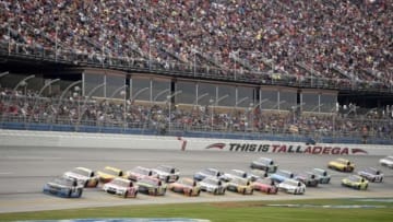 Oct 25, 2015; Talladega, AL, USA; Sprint Cup Series driver Kasey Kahne (5) leads the pack during the Campingworld.com 500 at Talladega Superspeedway. Mandatory Credit: John David Mercer-USA TODAY Sports