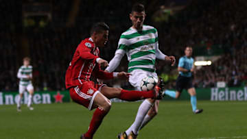 GLASGOW, SCOTLAND - OCTOBER 31: James Rodríguez of Bayern Munich vies with Nir Bitton of Celtic during the UEFA Champions League group B match between Celtic FC and Bayern Muenchen at Celtic Park on October 31, 2017 in Glasgow, United Kingdom. (Photo by Ian MacNicol/Getty Images)