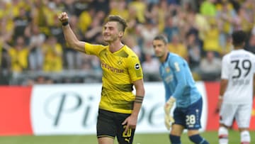 DORTMUND, GERMANY - APRIL 21: Maximilian Philipp of Dortmund celebrates after scoring his team`s third goal during the Bundesliga match between Borussia Dortmund and Bayer 04 Leverkusen at Signal Iduna Park on April 21, 2018 in Dortmund, Germany. (Photo by TF-Images/Getty Images)