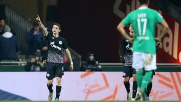 BREMEN, GERMANY - NOVEMBER 23: Benito Raman of FC Schalke 04 celebrates after scoring his team's second goal during the Bundesliga match between SV Werder Bremen and FC Schalke 04 at Wohninvest Weserstadion on November 23, 2019 in Bremen, Germany. (Photo by Cathrin Mueller/Bongarts/Getty Images)