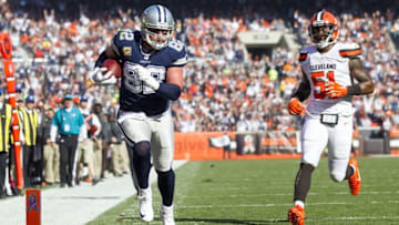 Nov 6, 2016; Cleveland, OH, USA; Dallas Cowboys tight end Jason Witten (82) runs the ball into the end zone for a touchdown against the Cleveland Browns during the first quarter at FirstEnergy Stadium. Mandatory Credit: Scott R. Galvin-USA TODAY Sports