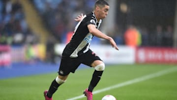LEICESTER, ENGLAND - SEPTEMBER 29: Miguel Almiron of Newcastle United runs with the ball during the Premier League match between Leicester City and Newcastle United at The King Power Stadium on September 29, 2019 in Leicester, United Kingdom. (Photo by Nathan Stirk/Getty Images)