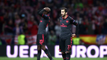 MADRID, SPAIN - MAY 03: Danny Welbeck of Arsenal and Henrikh Mkhitaryan of Arsenal look dejceted during the UEFA Europa League Semi Final second leg match between Atletico Madrid and Arsenal FC at Estadio Wanda Metropolitano on May 3, 2018 in Madrid, Spain. (Photo by Lars Baron/Getty Images)