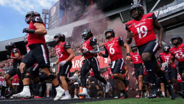 Cincinnati Bearcats take the field before the game against the Indiana Hoosiers at Nippert Stadium. Getty Images.