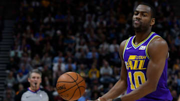 SALT LAKE CITY, UT - NOVEMBER 07: Alec Burks #10 of the Utah Jazz passes the ball against the Dallas Mavericks in the second half of a NBA game at Vivint Smart Home Arena on November 7, 2018 in Salt Lake City, Utah. NOTE TO USER: User expressly acknowledges and agrees that, by downloading and or using this photograph, User is consenting to the terms and conditions of the Getty Images License Agreement. (Photo by Gene Sweeney Jr./Getty Images)