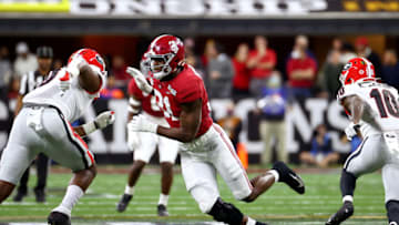 INDIANAPOLIS, IN - JANUARY 10: Will Anderson Jr. #31 of the Alabama Crimson Tide rushes the quarterback against the Georgia Bulldogs during the College Football Playoff Championship held at Lucas Oil Stadium on January 10, 2022 in Indianapolis, Indiana. (Photo by Jamie Schwaberow/Getty Images)