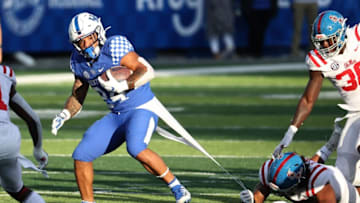 Chris Rodriguez Jr #24 of the Kentucky Wildcats runs for a touchdown against the Ole Miss Rebels (Photo by Andy Lyons/Getty Images)