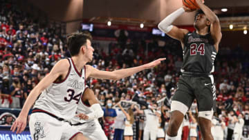 Santa Clara Broncos guard Jalen Williams (24) shoots the ball against Gonzaga Bulldogs center Chet Holmgren Credit: James Snook-USA TODAY Sports