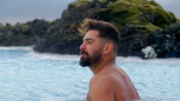 DOWN TO EARTH WITH ZAC EFRON Zac Efron in episode 2 of DOWN TO EARTH WITH ZAC EFRON. Cr. NETFLIX © 2020