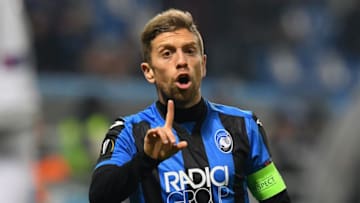 REGGIO NELL'EMILIA, ITALY - DECEMBER 07: Alejandro Gómez of Atalanta gestures during the UEFA Europa League group E match between Atalanta and Olympique Lyon at Mapei Stadium - Citta' del Tricolore on December 7, 2017 in Reggio nell'Emilia, Italy. (Photo by Alessandro Sabattini/Getty Images)
