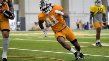 Tennessee linebacker Aaron Willis (41) drills during Tennessee football spring practice at Haslam Field in Knoxville, Tenn. on Tuesday, April 5, 2022.Kns Ut Spring Fball 10