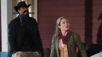 Legends of Tomorrow -- "Stress Western" -- Image Number: LGN608a_0301r.jpg -- Pictured: David Ramsey as Bass Reeves and Caity Lotz as Sara Lance -- Photo: The CW -- © 2021 The CW Network, LLC. All Rights Reserved.