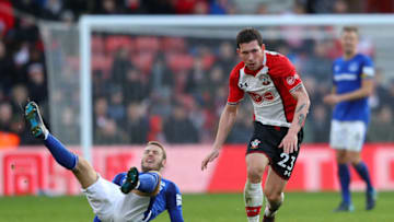 SOUTHAMPTON, ENGLAND - NOVEMBER 26: Pierre-Emile Hojbjerg of Southampton and Nikola Vlasic of Everton during the Premier League match between Southampton and Everton at St Mary's Stadium on November 26, 2017 in Southampton, England. (Photo by Richard Heathcote/Getty Images)