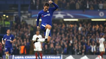 LONDON, ENGLAND - OCTOBER 18: Eden Hazard of Chelsea celebrates after scoring his sides third goal during the UEFA Champions League group C match between Chelsea FC and AS Roma at Stamford Bridge on October 18, 2017 in London, United Kingdom. (Photo by Richard Heathcote/Getty Images)