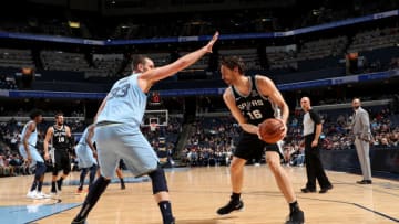 MEMPHIS, TN - JANUARY 9: Pau Gasol #16 of the San Antonio Spurs handles the ball against Marc Gasol #33 of the Memphis Grizzlies on January 9, 2019 at FedExForum in Memphis, Tennessee. NOTE TO USER: User expressly acknowledges and agrees that, by downloading and or using this photograph, User is consenting to the terms and conditions of the Getty Images License Agreement. Mandatory Copyright Notice: Copyright 2019 NBAE (Photo by Joe Murphy/NBAE via Getty Images)
