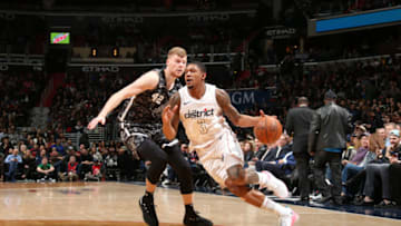 WASHINGTON, DC -¬MARCH 27: Bradley Beal #3 of the Washington Wizards handles the ball against the San Antonio Spurs on March 27, 2018 at Capital One Arena in Washington, DC. NOTE TO USER: User expressly acknowledges and agrees that, by downloading and/or using this photograph, user is consenting to the terms and conditions of the Getty Images License Agreement. Mandatory Copyright Notice: Copyright 2018 NBAE (Photo by Ned Dishman/NBAE via Getty Images)