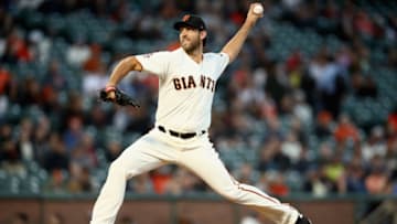 SAN FRANCISCO, CA - AUGUST 28: Madison Bumgarner #40 of the San Francisco Giants pitches against the Arizona Diamondbacks at AT&T Park on August 28, 2018 in San Francisco, California. (Photo by Ezra Shaw/Getty Images)