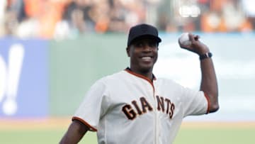 SAN FRANCISCO, CA - OCTOBER 15: Former San Francisco Giants player Barry Bonds throws out the ceremonial first pitch before Game Four of the National League Championship Series at AT&T Park on October 15, 2014 in San Francisco, California. (Photo by David J. Phillip-Pool/Getty Images)