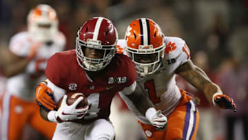 SANTA CLARA, CA - JANUARY 07: Jerry Jeudy #4 of the Alabama Crimson Tide is pursued by Isaiah Simmons #11 of the Clemson Tigers in the CFP National Championship presented by AT&T at Levi's Stadium on January 7, 2019 in Santa Clara, California. (Photo by Ezra Shaw/Getty Images)