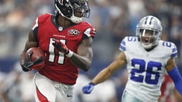 Sep 27, 2015; Arlington, TX, USA; Atlanta Falcons wide receiver Julio Jones (11) runs for a touchdown in the third quarter against the Dallas Cowboys at AT&T Stadium. Atlanta won 39-28. Mandatory Credit: Tim Heitman-USA TODAY Sports