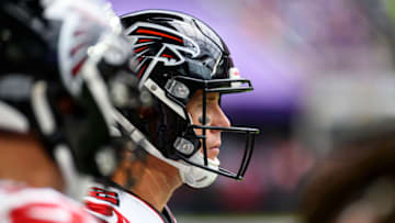 MINNEAPOLIS, MN - SEPTEMBER 08: Matt Ryan #2 of the Atlanta Falcons on the sidelines in the second quarter of the game against the Minnesota Vikings at U.S. Bank Stadium on September 8, 2019 in Minneapolis, Minnesota. (Photo by Stephen Maturen/Getty Images)