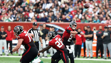 LONDON, ENGLAND - OCTOBER 10: Matt Ryan #2 of the Atlanta Falcons throws the ball during the NFL London 2021 match between New York Jets and Atlanta Falcons at Tottenham Hotspur Stadium on October 10, 2021 in London, England. (Photo by Ryan Pierse/Getty Images)