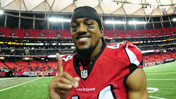 ATLANTA, GA - NOVEMBER 27: Vic Beasley Jr. #44 of the Atlanta Falcons celebrates after the game against the Arizona Cardinals at the Georgia Dome on November 27, 2016 in Atlanta, Georgia. (Photo by Scott Cunningham/Getty Images)