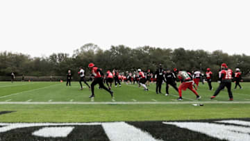 HOUSTON, TX - FEBRUARY 03: The Atlanta Falcons warm up before the Super Bowl LI practice on February 3, 2017 in Houston, Texas. (Photo by Tim Warner/Getty Images)