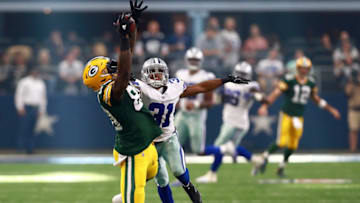 ARLINGTON, TX - OCTOBER 08: Martellus Bennett