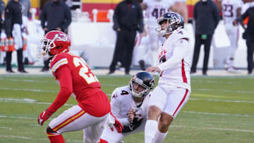 Dec 27, 2020; Kansas City, MO, USA; Atlanta Falcons kicker Younghoe Koo (7) reacts after missing a field goal in the fourth quarter against the Kansas City Chiefs at Arrowhead Stadium. Mandatory Credit: Denny Medley-USA TODAY Sports