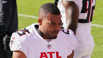 Dec 27, 2020; Kansas City, Missouri, USA; Atlanta Falcons running back Ito Smith (25) on the sidelines during the game against the Kansas City Chiefs at Arrowhead Stadium. Mandatory Credit: Denny Medley-USA TODAY Sports