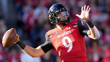 Cincinnati Bearcats quarterback Desmond Ridder (9) throws in the first quarter during an NCAA football game against the Tulsa Golden Hurricane, Saturday, Nov. 6, 2021, at Nippert Stadium in Cincinnati.Tulsa Golden Hurricane At Cincinnati Bearcats Nov 6