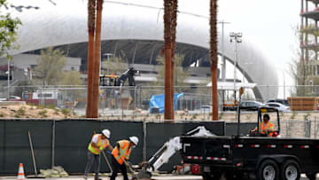 INGLEWOOD, CALIFORNIA - MARCH 31: Construction at SoFi Stadium continues amidst the COVID-19 pandemic on March 31, 2020 in Inglewood, California. (Photo by Harry How/Getty Images)