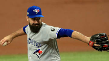 ST PETERSBURG, FLORIDA - SEPTEMBER 29: Matt Shoemaker #34 of the Toronto Blue Jays pitches during the Wild Card Round Game One against the Tampa Bay Rays at Tropicana Field on September 29, 2020 in St Petersburg, Florida. (Photo by Mike Ehrmann/Getty Images)