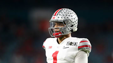 (Mark J. Rebilas-USA TODAY Sports) Justin Fields