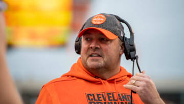 CINCINNATI, OH - DECEMBER 29: Head coach Freddie Kitchens of the Cleveland Browns talks to Baker Mayfield on the sidelines during the first quarter of the game against the Cincinnati Bengals at Paul Brown Stadium on December 29, 2019 in Cincinnati, Ohio. (Photo by Bobby Ellis/Getty Images)