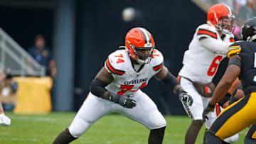 PITTSBURGH, PA - DECEMBER 01: Chris Hubbard #74 of the Cleveland Browns in action against the Pittsburgh Steelers on December 1, 2019 at Heinz Field in Pittsburgh, Pennsylvania. (Photo by Justin K. Aller/Getty Images)