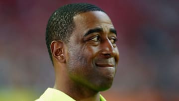 GLENDALE, AZ - JANUARY 25: Pro Bowl alumni captain Cris Carter stands on the sidelines before the 2015 Pro Bowl at University of Phoenix Stadium on January 25, 2015 in Glendale, Arizona. (Photo by Christian Petersen/Getty Images)