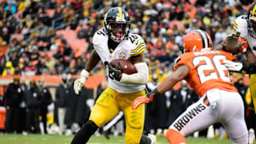 CLEVELAND, OH - NOVEMBER 20: Le'Veon Bell #26 of the Pittsburgh Steelers carries the ball in front of Marcus Burley #26 of the Cleveland Browns during the third quarter at FirstEnergy Stadium on November 20, 2016 in Cleveland, Ohio. (Photo by Jason Miller/Getty Images)