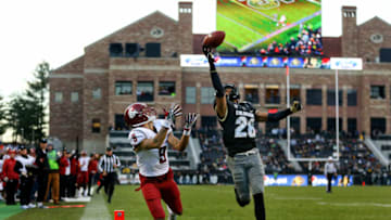BOULDER, CO - NOVEMBER 19: Defensive back Isaiah Oliver (Photo by Justin Edmonds/Getty Images)