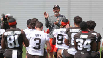 Cleveland Browns head coach Kevin Stefanski speaks to his men after the NFL football team's rookie minicamp in Berea on Friday.Browns 6